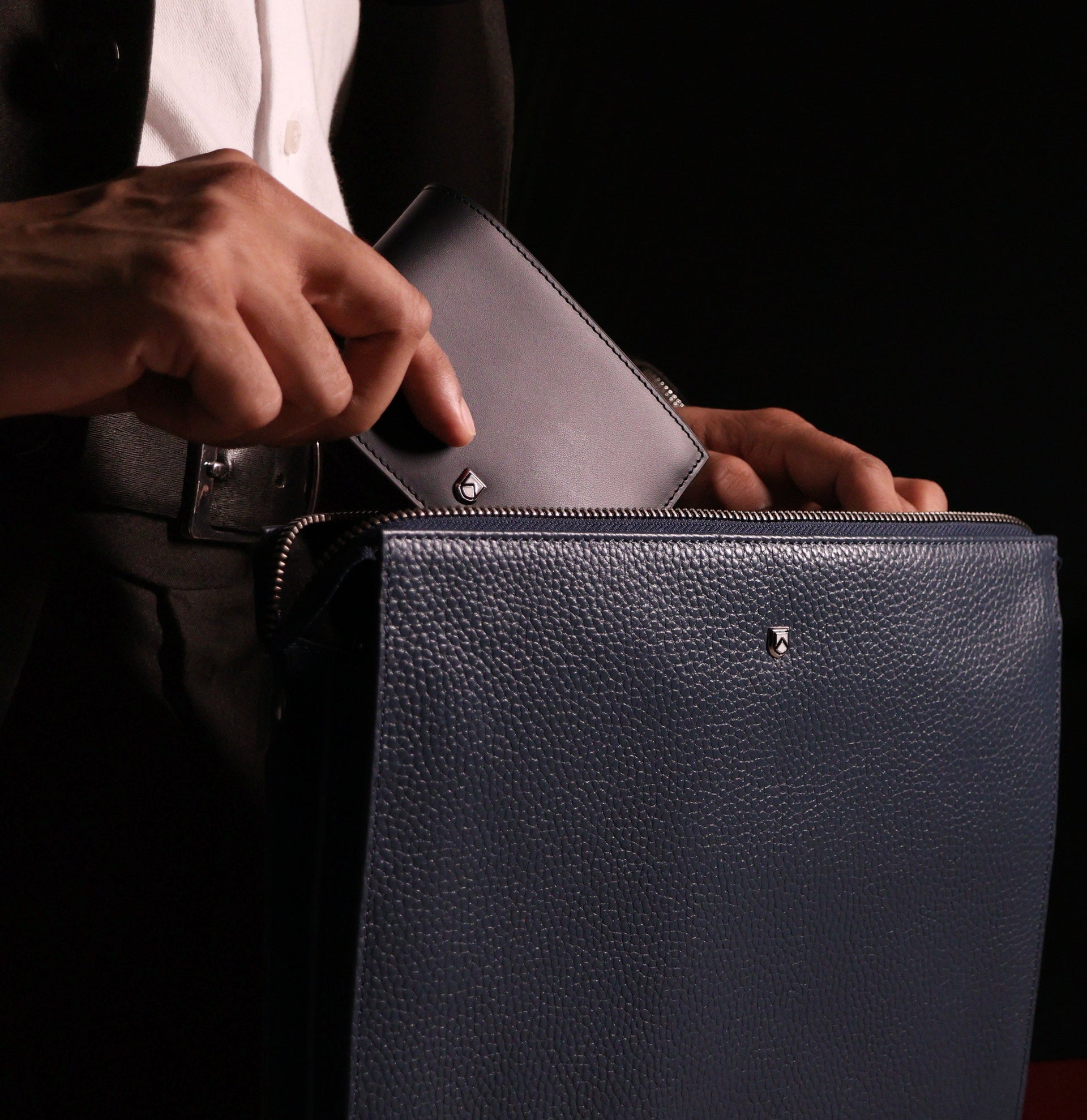 CASES AND POUCHES - UAE