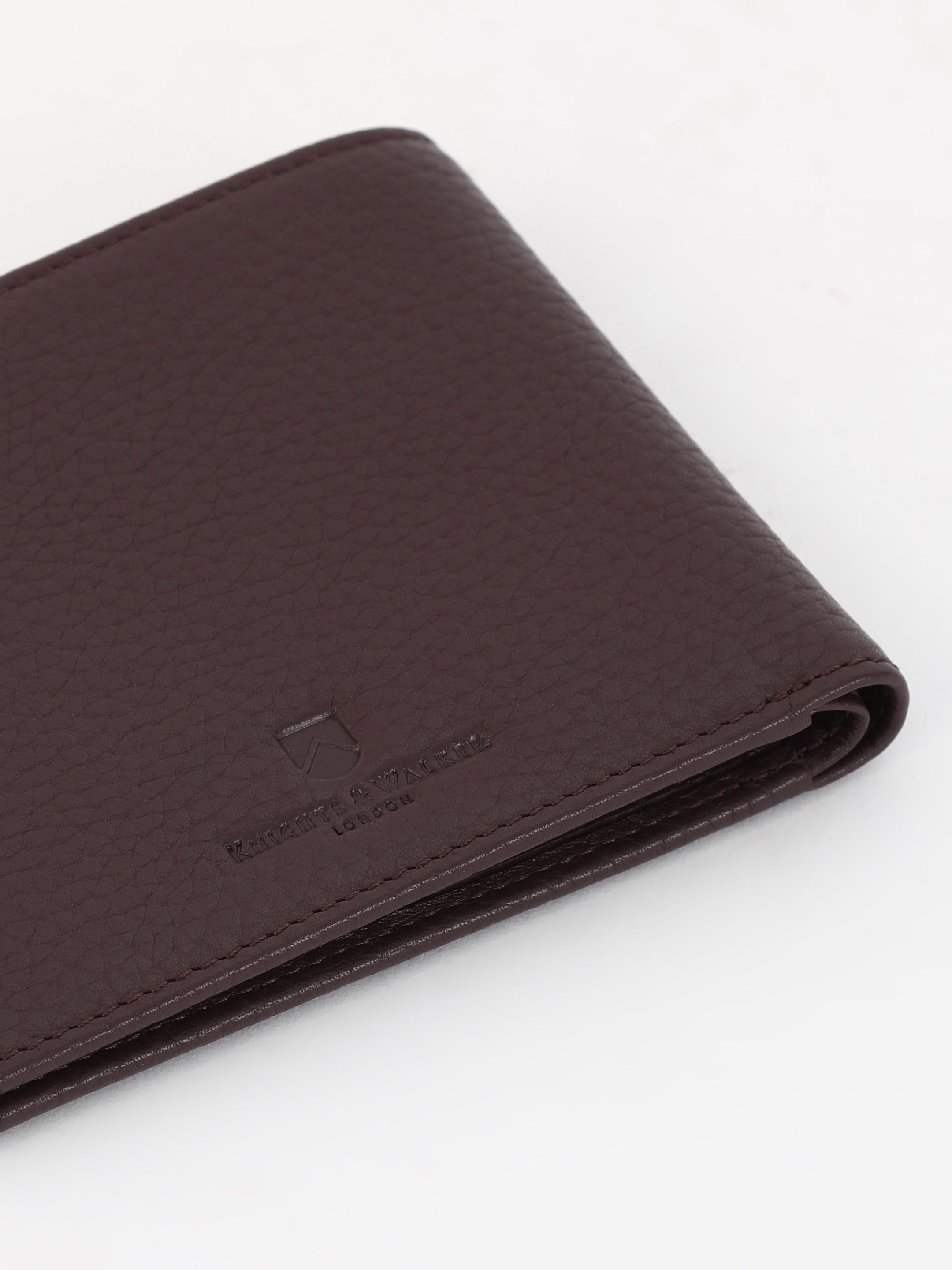 #color_walnut brown